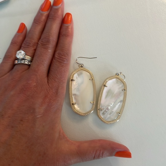 Kendra Scott Danielle Statement Earrings in Ivory Abalone with Gold - Picture 2 of 2